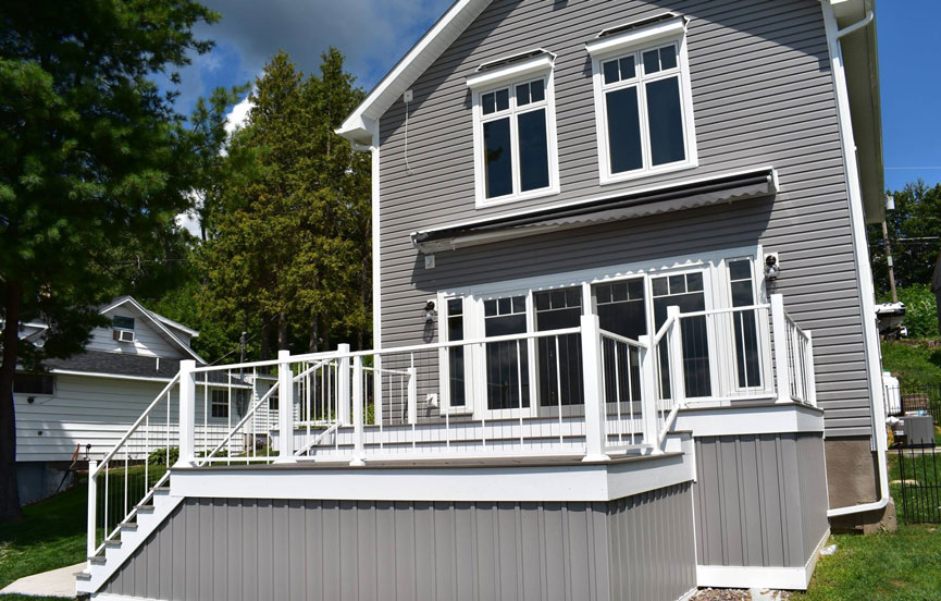Waterfront Aluminum Verticable Railing in North Bay, NY